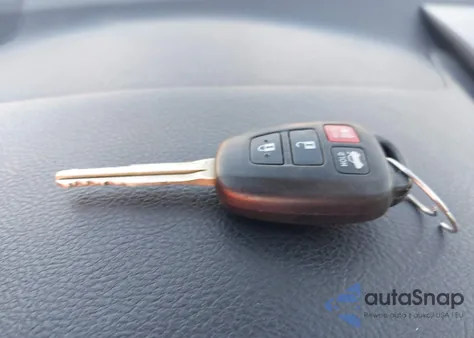 2014 Toyota Camry Le z USA, uszkodzony, nr VIN 4T1BF1FK0EU400321